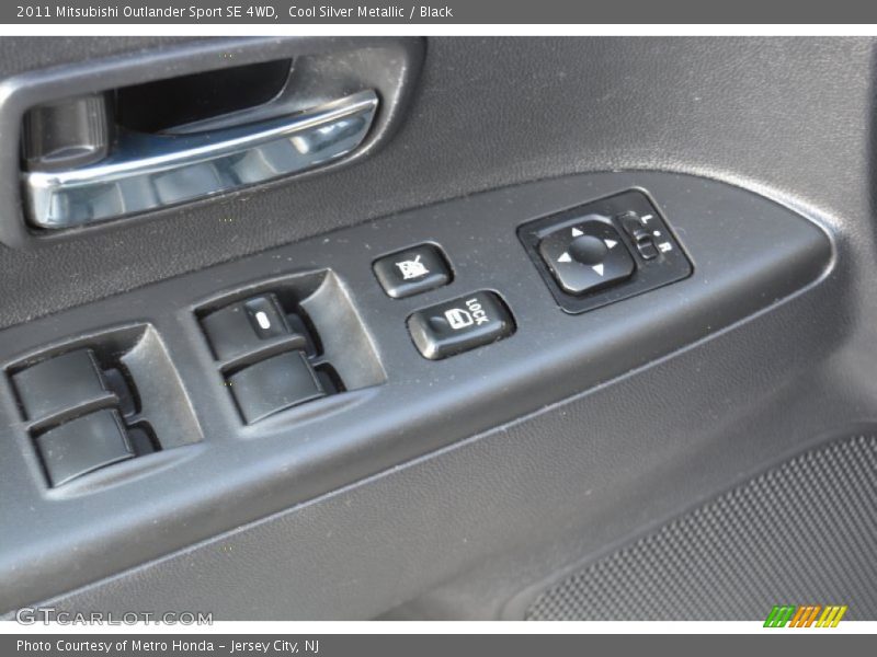 Cool Silver Metallic / Black 2011 Mitsubishi Outlander Sport SE 4WD