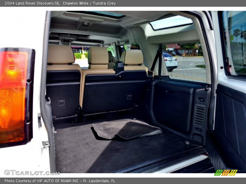 Chawton White / Tundra Grey 2004 Land Rover Discovery SE