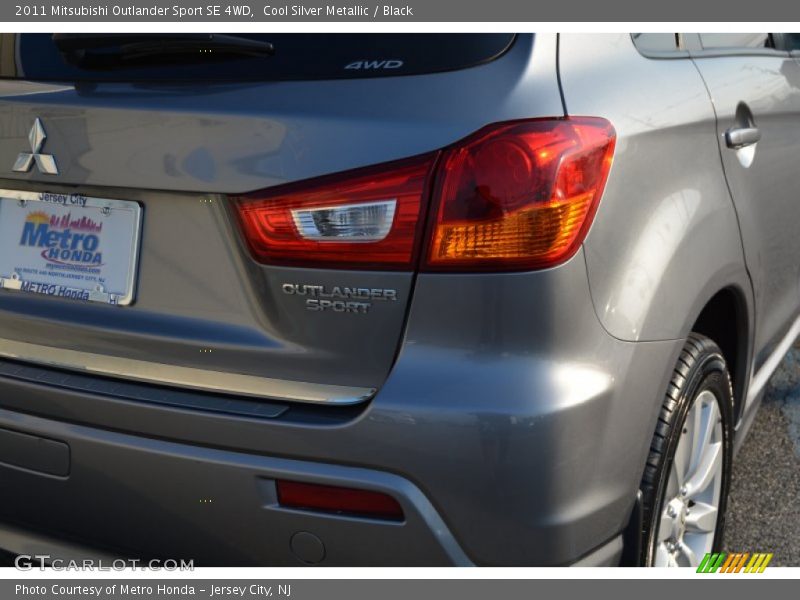 Cool Silver Metallic / Black 2011 Mitsubishi Outlander Sport SE 4WD