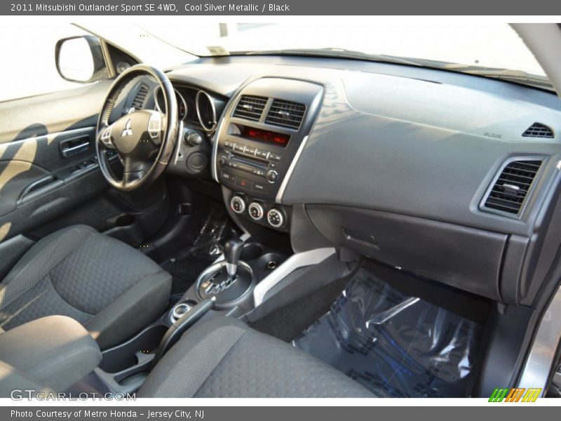 Cool Silver Metallic / Black 2011 Mitsubishi Outlander Sport SE 4WD