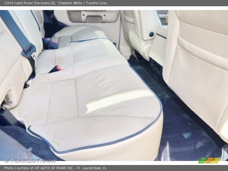 Chawton White / Tundra Grey 2004 Land Rover Discovery SE
