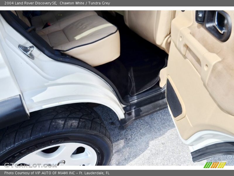 Chawton White / Tundra Grey 2004 Land Rover Discovery SE
