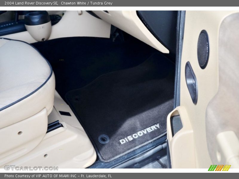 Chawton White / Tundra Grey 2004 Land Rover Discovery SE