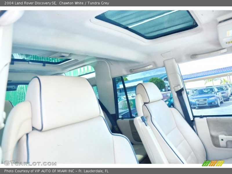 Chawton White / Tundra Grey 2004 Land Rover Discovery SE