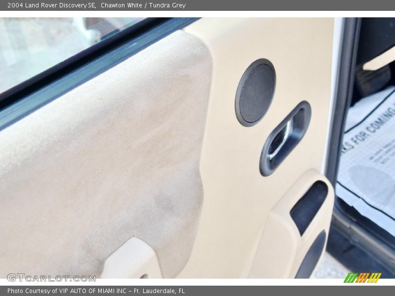 Chawton White / Tundra Grey 2004 Land Rover Discovery SE