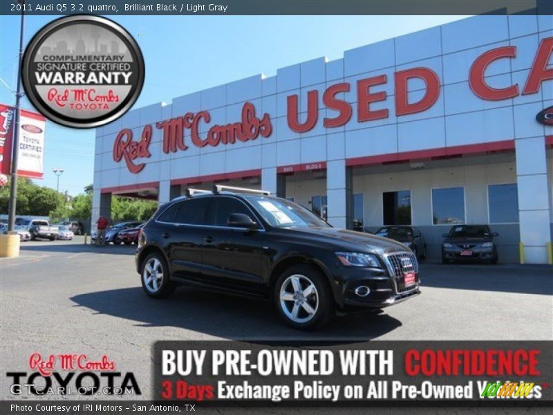 Brilliant Black / Light Gray 2011 Audi Q5 3.2 quattro
