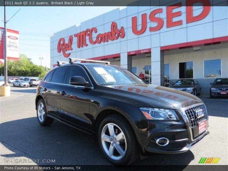 Brilliant Black / Light Gray 2011 Audi Q5 3.2 quattro