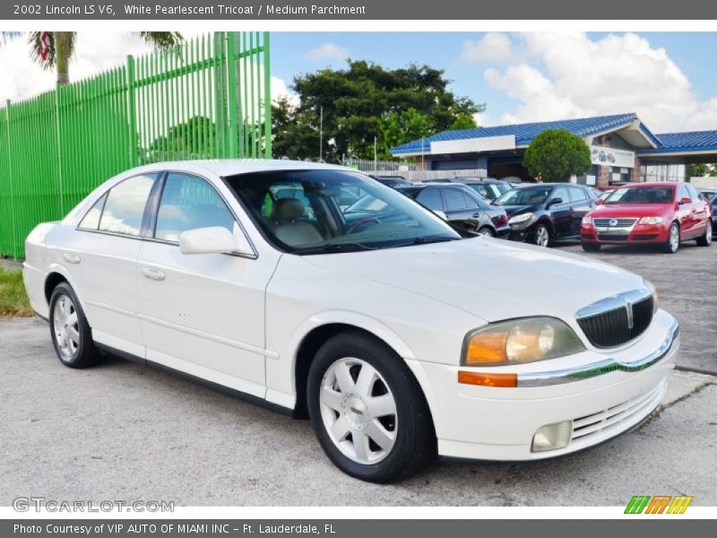 Front 3/4 View of 2002 LS V6
