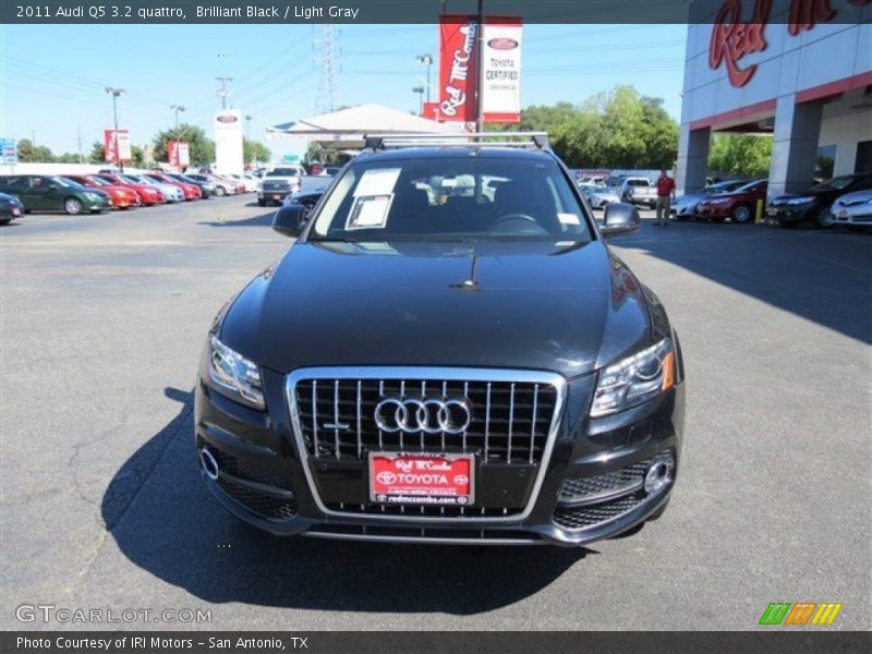 Brilliant Black / Light Gray 2011 Audi Q5 3.2 quattro
