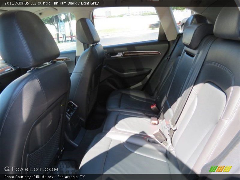 Brilliant Black / Light Gray 2011 Audi Q5 3.2 quattro