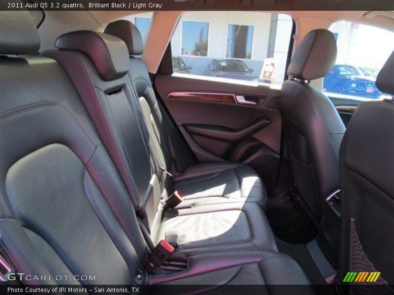 Brilliant Black / Light Gray 2011 Audi Q5 3.2 quattro