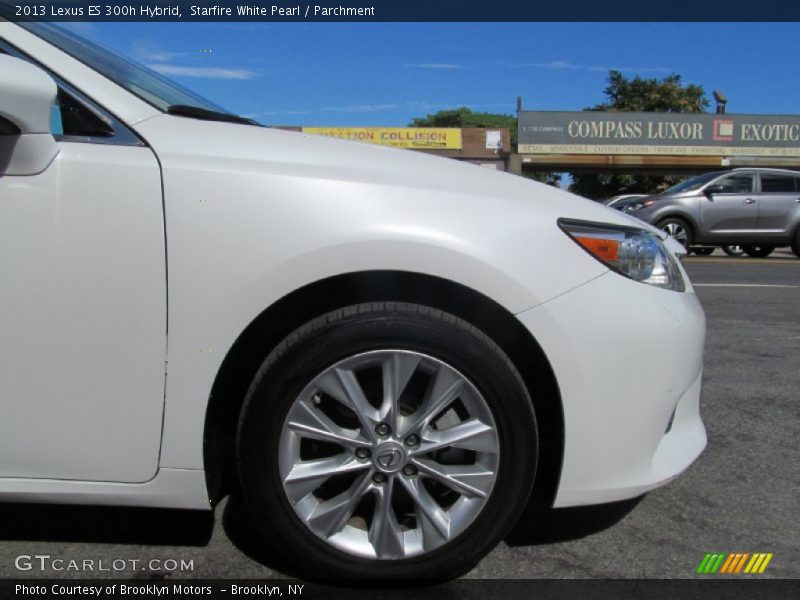 Starfire White Pearl / Parchment 2013 Lexus ES 300h Hybrid