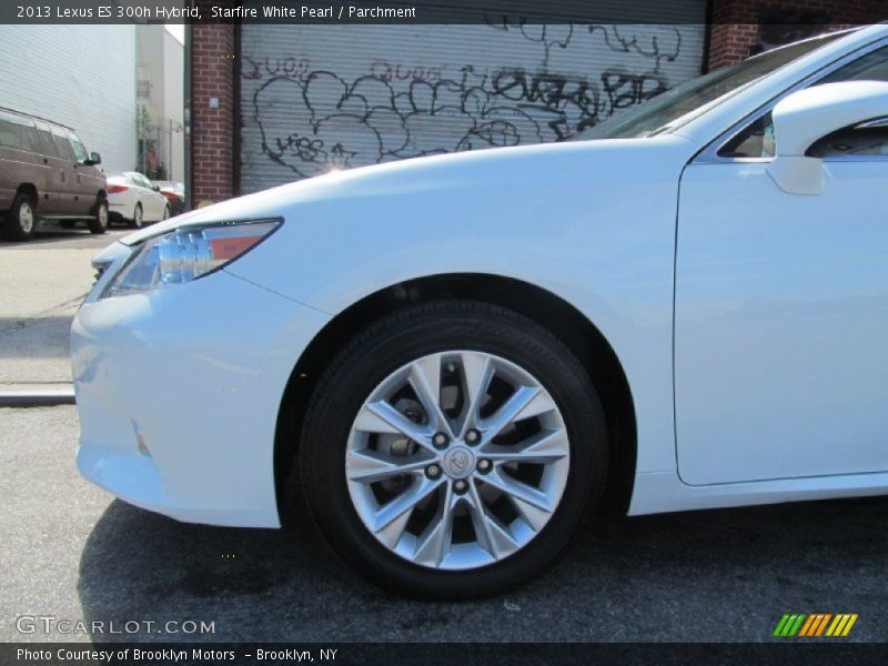 Starfire White Pearl / Parchment 2013 Lexus ES 300h Hybrid