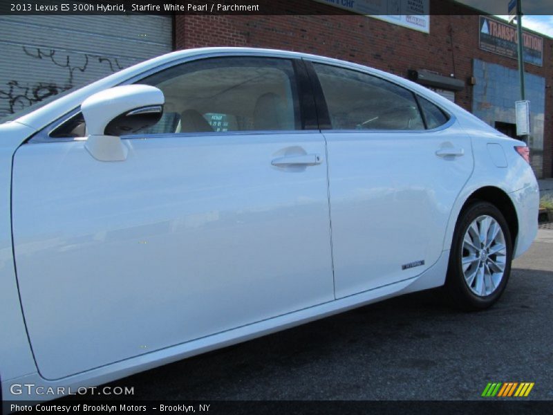 Starfire White Pearl / Parchment 2013 Lexus ES 300h Hybrid