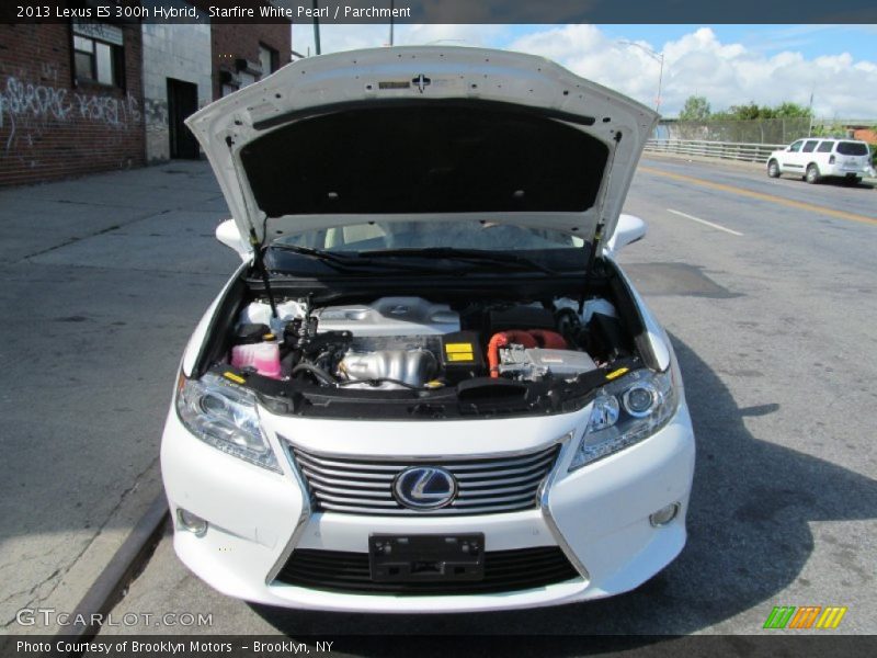 Starfire White Pearl / Parchment 2013 Lexus ES 300h Hybrid