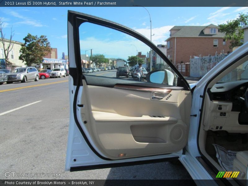 Starfire White Pearl / Parchment 2013 Lexus ES 300h Hybrid