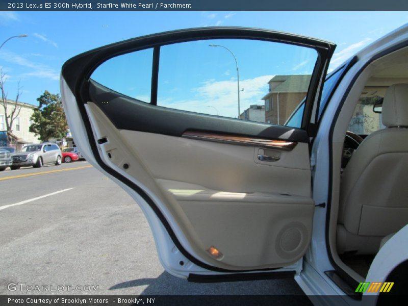 Starfire White Pearl / Parchment 2013 Lexus ES 300h Hybrid