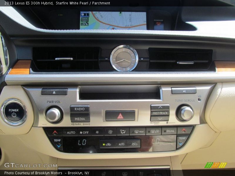 Starfire White Pearl / Parchment 2013 Lexus ES 300h Hybrid