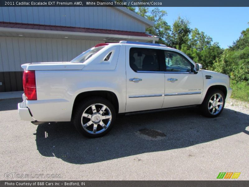 White Diamond Tricoat / Cashmere/Cocoa 2011 Cadillac Escalade EXT Premium AWD
