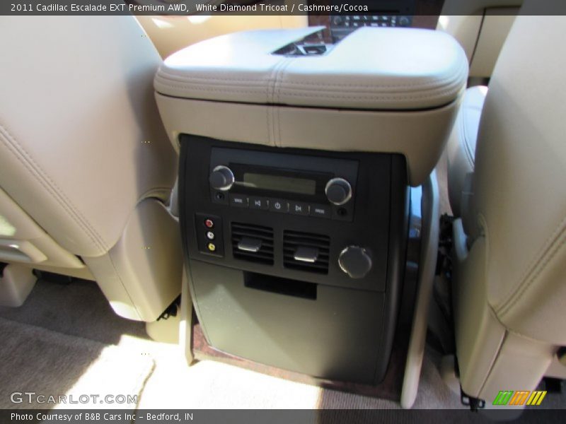 White Diamond Tricoat / Cashmere/Cocoa 2011 Cadillac Escalade EXT Premium AWD