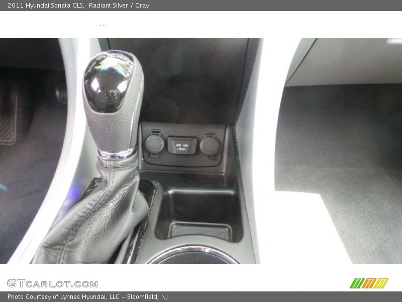 Radiant Silver / Gray 2011 Hyundai Sonata GLS