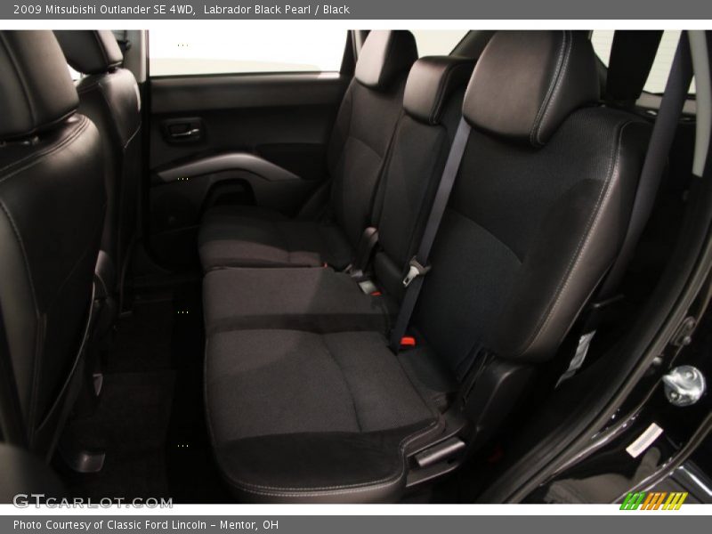Labrador Black Pearl / Black 2009 Mitsubishi Outlander SE 4WD