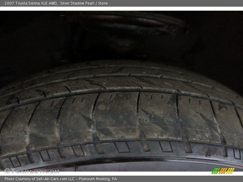 Silver Shadow Pearl / Stone 2007 Toyota Sienna XLE AWD