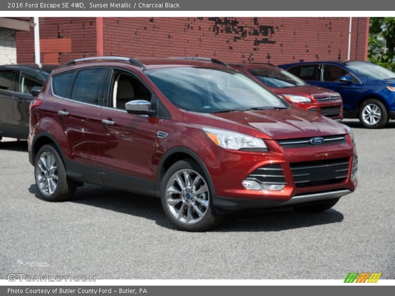 Sunset Metallic / Charcoal Black 2016 Ford Escape SE 4WD