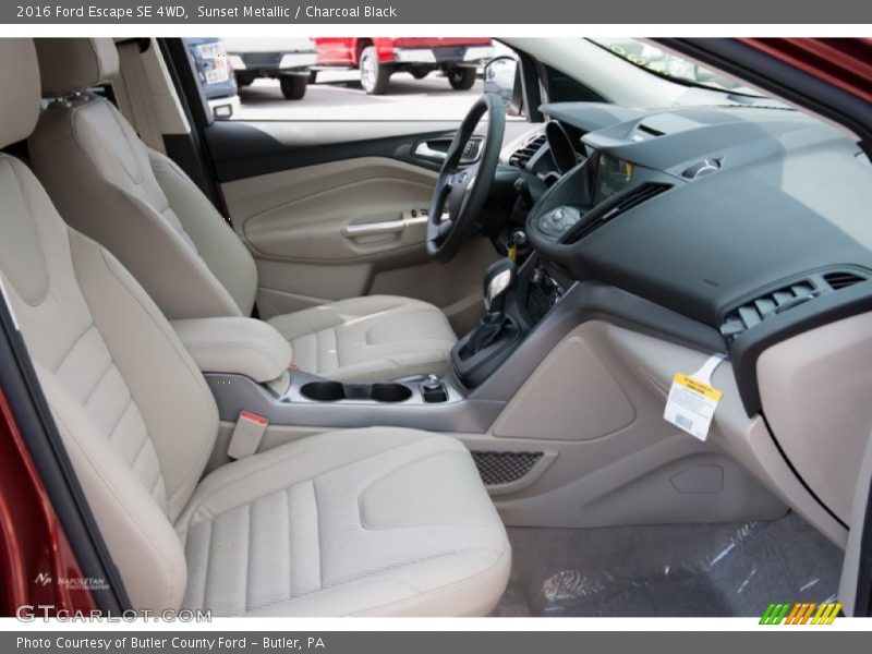 Sunset Metallic / Charcoal Black 2016 Ford Escape SE 4WD