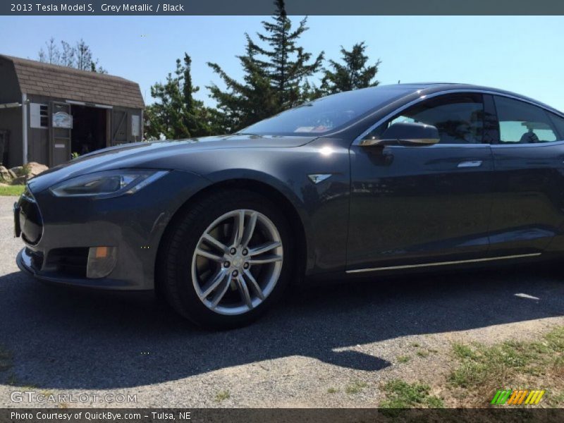 Grey Metallic / Black 2013 Tesla Model S