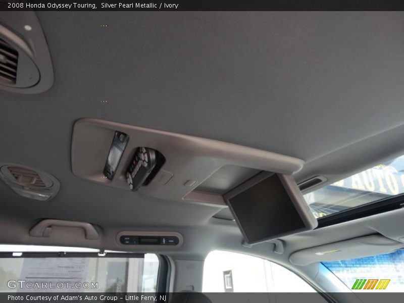 Silver Pearl Metallic / Ivory 2008 Honda Odyssey Touring