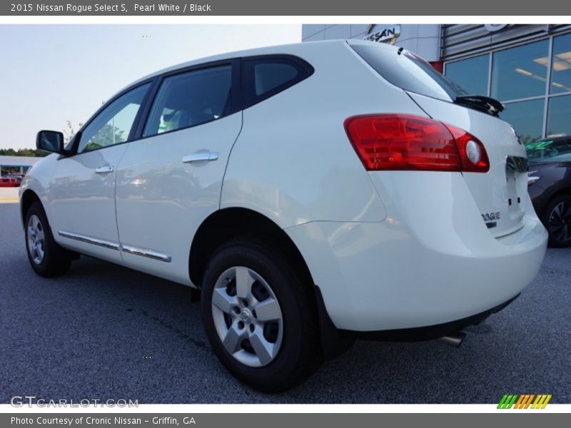 Pearl White / Black 2015 Nissan Rogue Select S