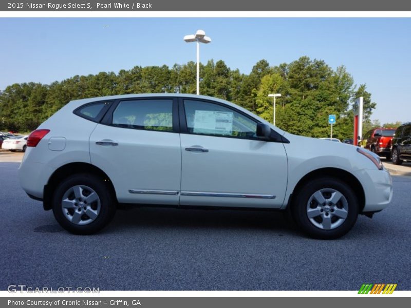 Pearl White / Black 2015 Nissan Rogue Select S