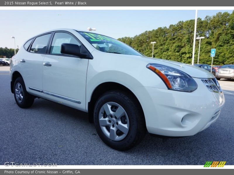 Pearl White / Black 2015 Nissan Rogue Select S