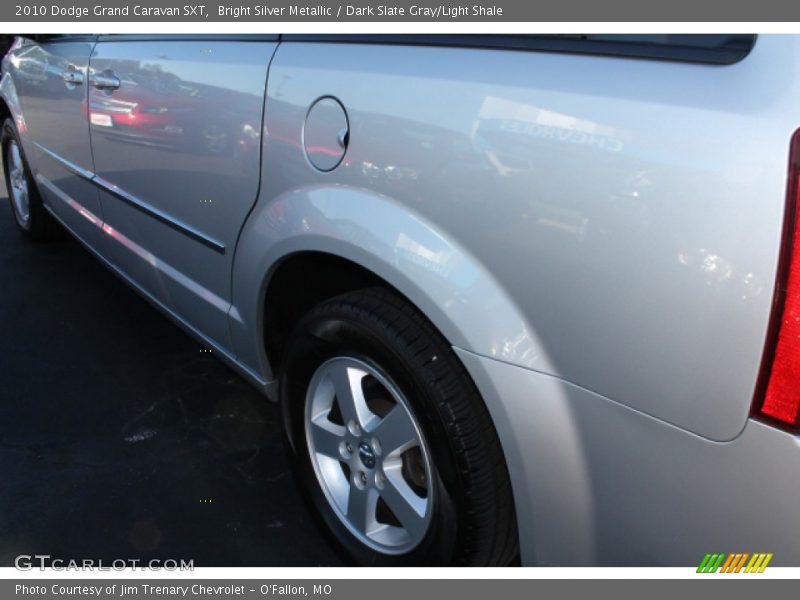 Bright Silver Metallic / Dark Slate Gray/Light Shale 2010 Dodge Grand Caravan SXT