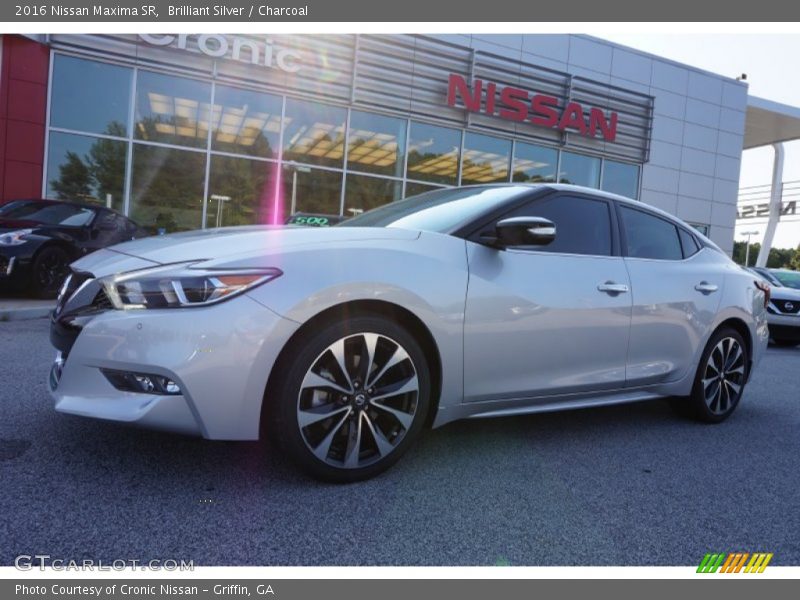 Brilliant Silver / Charcoal 2016 Nissan Maxima SR