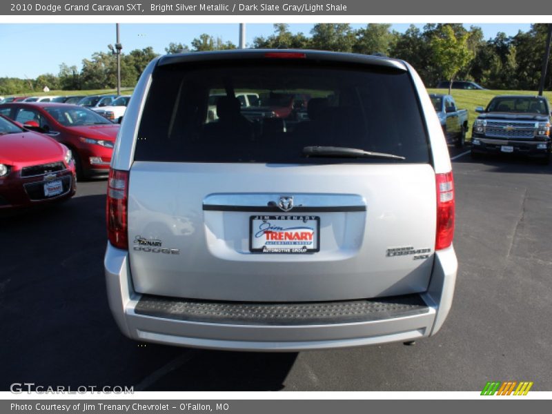 Bright Silver Metallic / Dark Slate Gray/Light Shale 2010 Dodge Grand Caravan SXT
