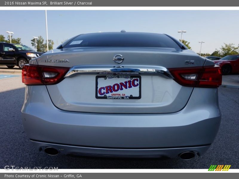 Brilliant Silver / Charcoal 2016 Nissan Maxima SR