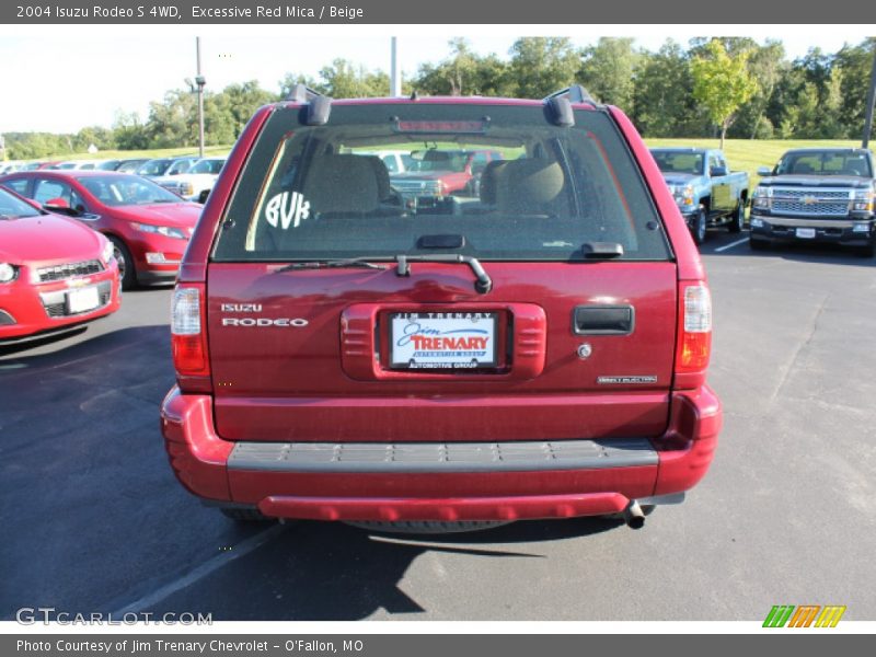 Excessive Red Mica / Beige 2004 Isuzu Rodeo S 4WD