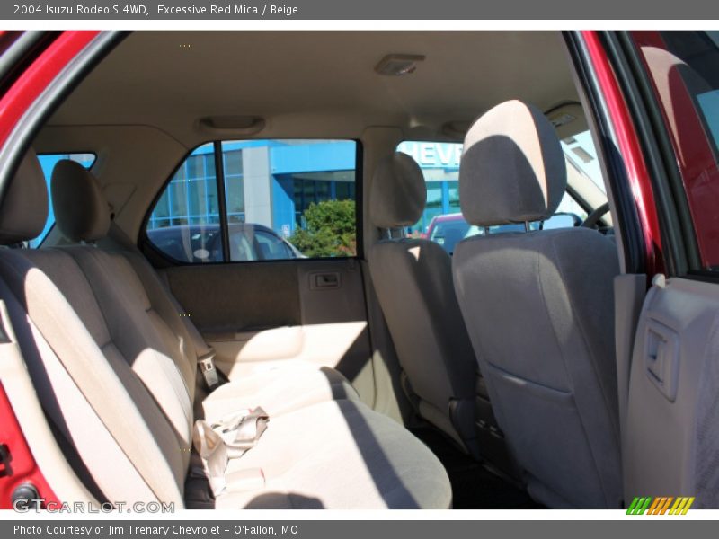 Excessive Red Mica / Beige 2004 Isuzu Rodeo S 4WD