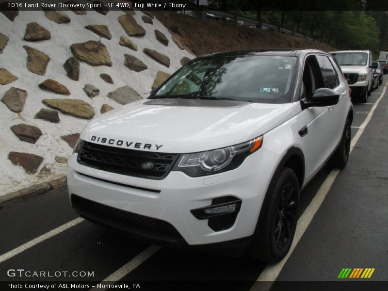 Front 3/4 View of 2016 Discovery Sport HSE 4WD