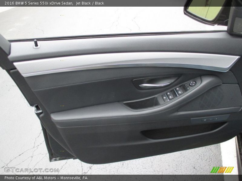 Door Panel of 2016 5 Series 550i xDrive Sedan