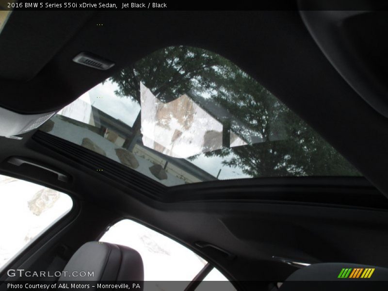 Sunroof of 2016 5 Series 550i xDrive Sedan
