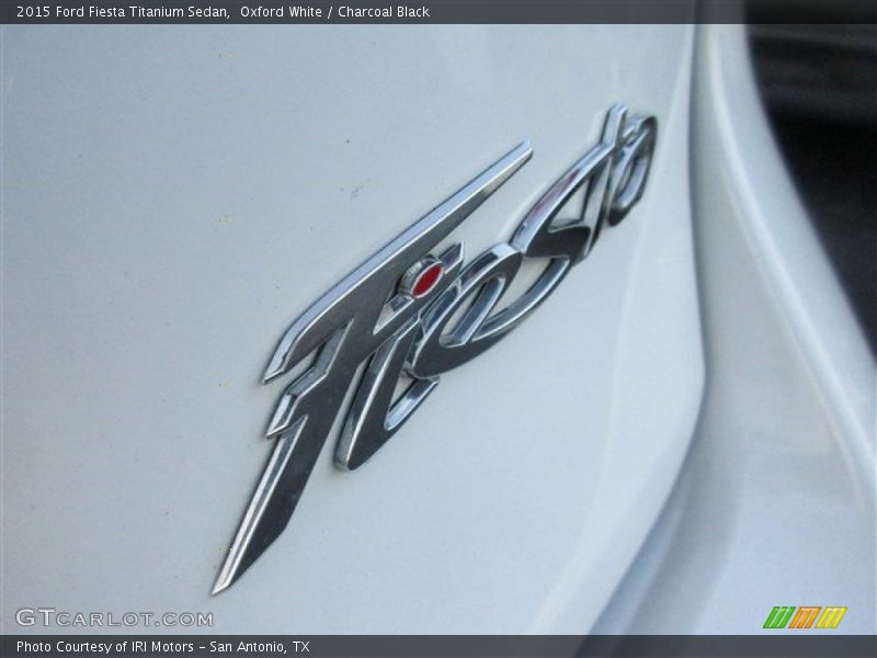 Oxford White / Charcoal Black 2015 Ford Fiesta Titanium Sedan