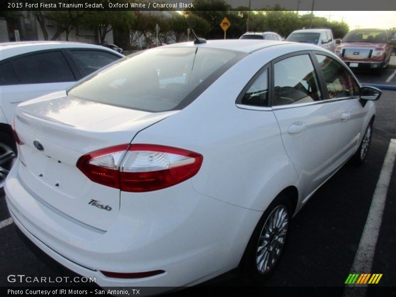Oxford White / Charcoal Black 2015 Ford Fiesta Titanium Sedan