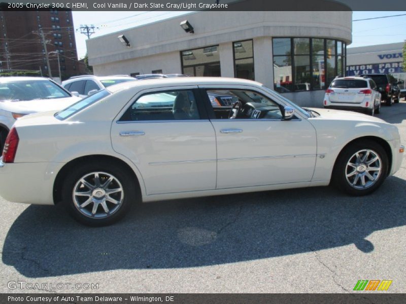 Cool Vanilla / Dark Slate Gray/Light Graystone 2005 Chrysler 300 C HEMI