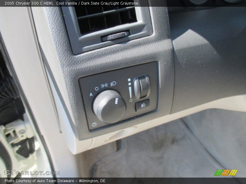 Cool Vanilla / Dark Slate Gray/Light Graystone 2005 Chrysler 300 C HEMI