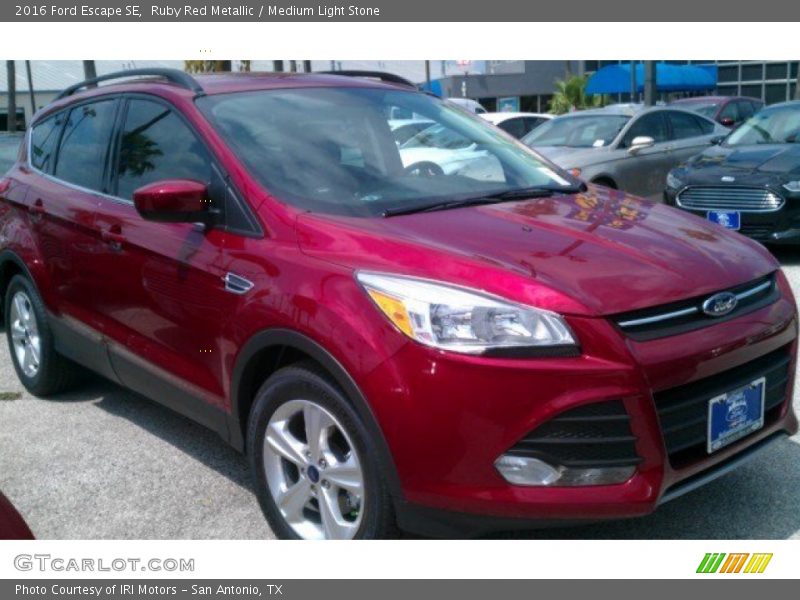 Ruby Red Metallic / Medium Light Stone 2016 Ford Escape SE