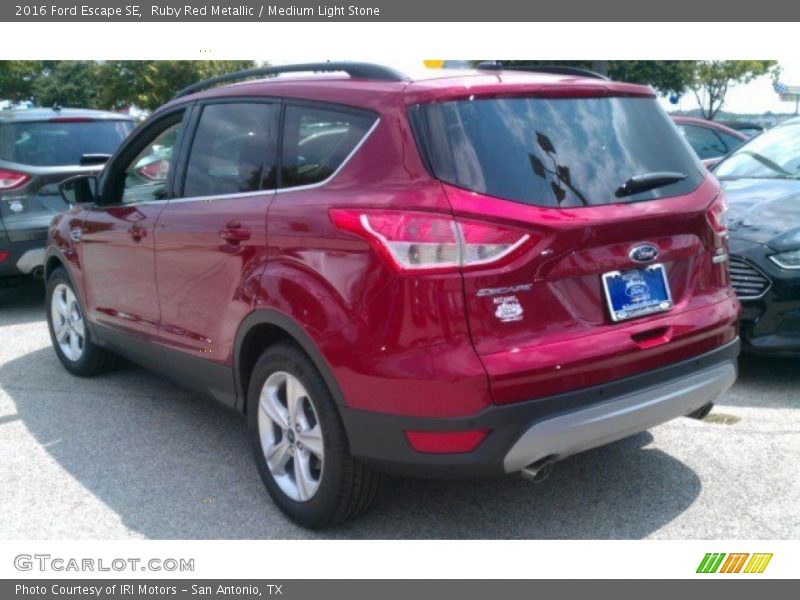 Ruby Red Metallic / Medium Light Stone 2016 Ford Escape SE