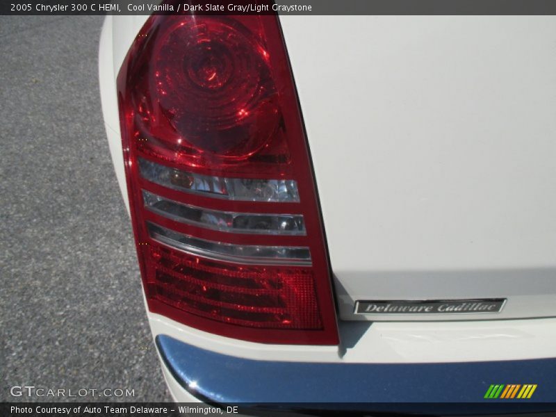 Cool Vanilla / Dark Slate Gray/Light Graystone 2005 Chrysler 300 C HEMI